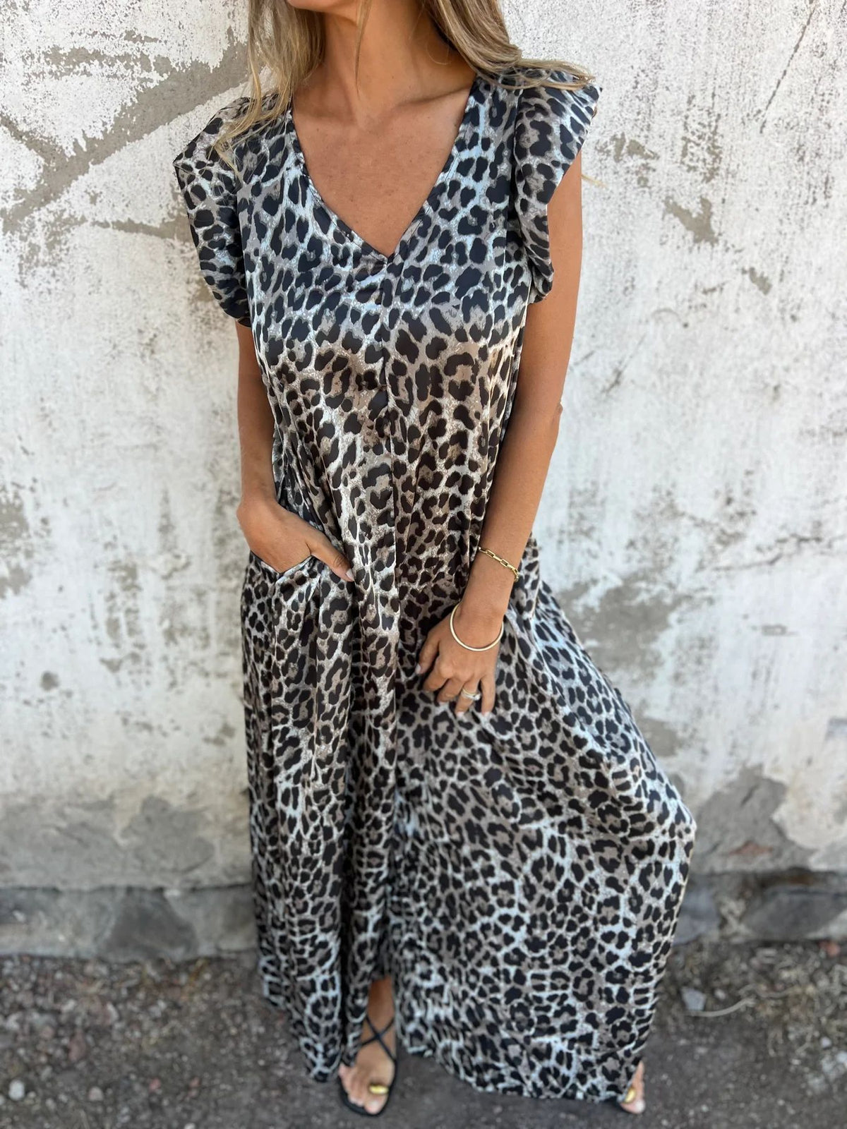 Cassandra | Trendy V-Neck Jumpsuit