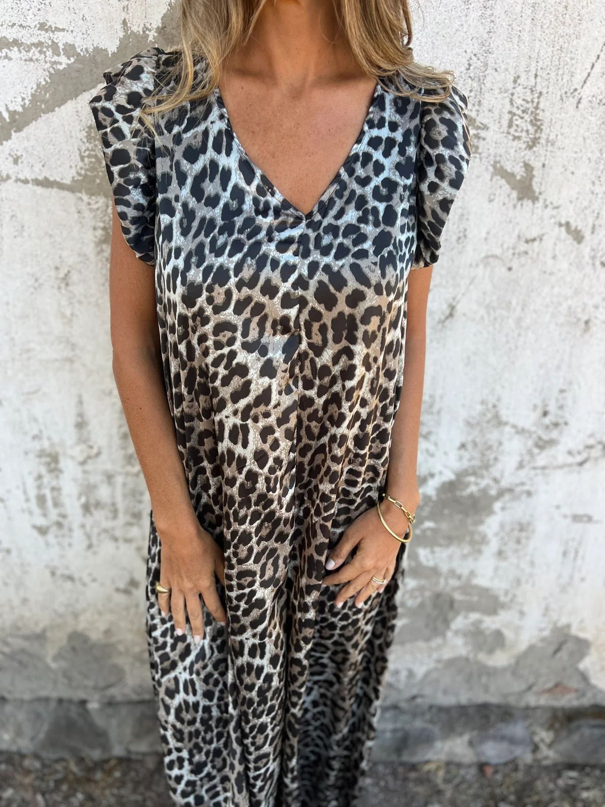 Cassandra | Trendy V-Neck Jumpsuit